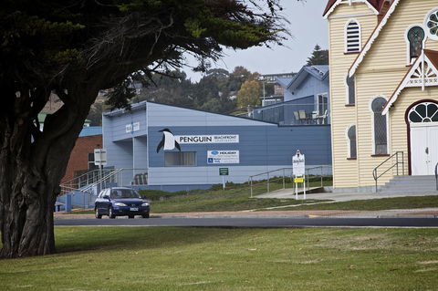 Penguin Beachfront Apartments - e-Seniors 19