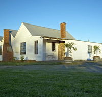 Buttons Cottage - e-Seniors
