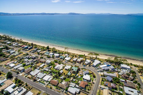 Aqua Beachfront! - e-Seniors 12