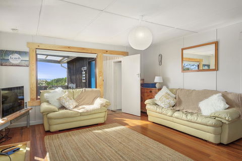 Aqua Beachfront! - e-Seniors 6