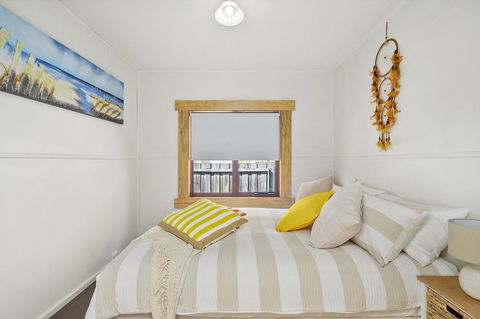 Aqua Beachfront! - e-Seniors 21