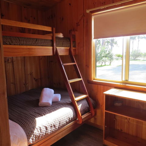 Captain Cook Holiday Park - e-Seniors 44