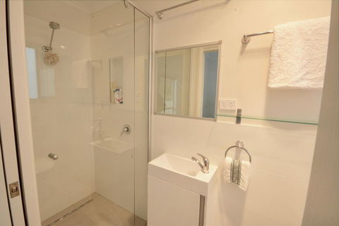 55 On Henry Street - e-Seniors 3