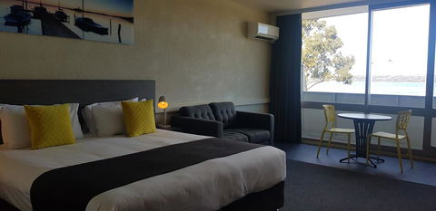 Comfort Hotel Bayside - e-Seniors 8