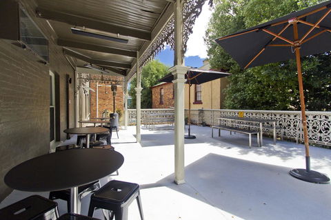 Deloraine Hotel - e-Seniors 28