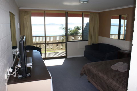 Swansea Motor Inn Tasmania - e-Seniors 22