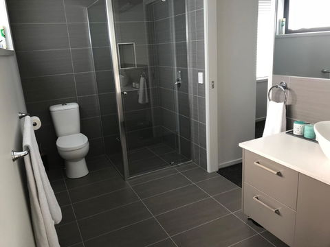 Self Contained Beach View Apartment - e-Seniors 10