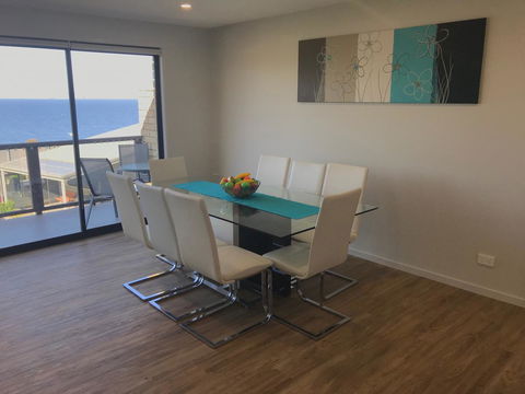 Self Contained Beach View Apartment - e-Seniors 3