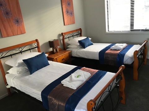 Self Contained Beach View Apartment - e-Seniors 12