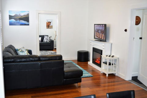Lyttleton Cottage - e-Seniors 9