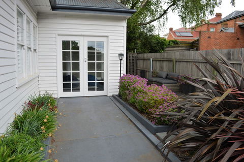 Lyttleton Cottage - e-Seniors 21