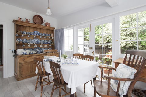 White Dove Cottage Bed And Breakfast - e-Seniors 5