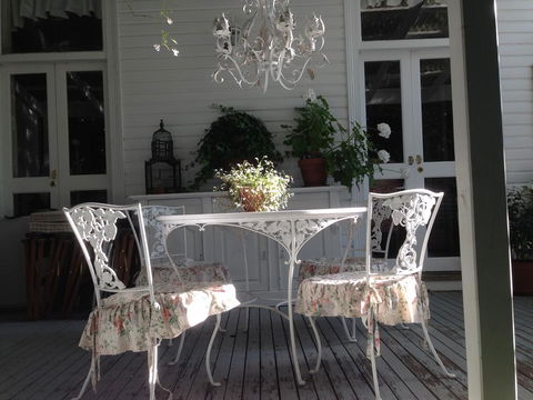 White Dove Cottage Bed And Breakfast - e-Seniors 9
