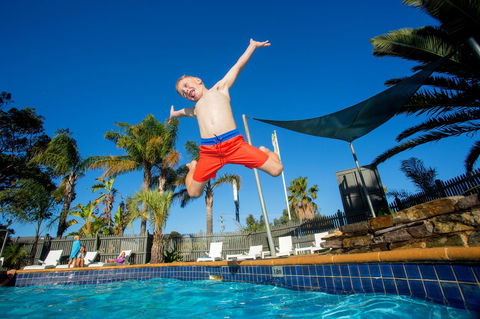 Torquay Holiday Park - e-Seniors 2