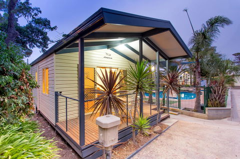 Torquay Holiday Park - e-Seniors 0