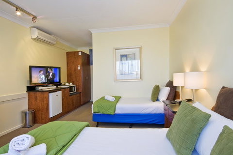 The Sandridge Motel - e-Seniors 43