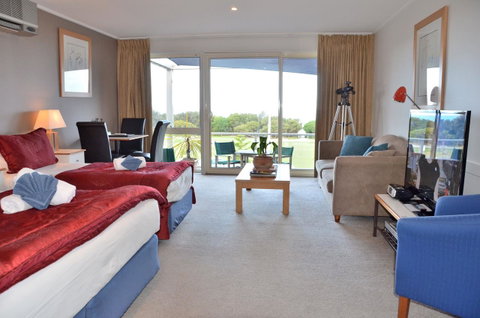 The Sandridge Motel - e-Seniors 20