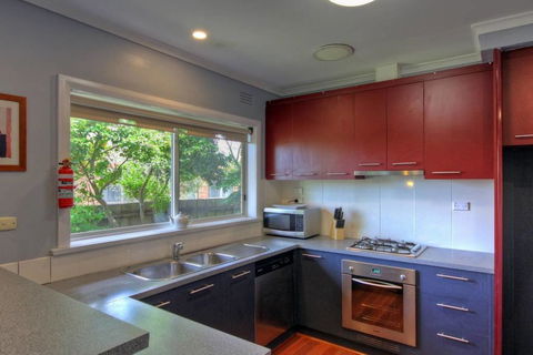 Jacaranda House - e-Seniors 4