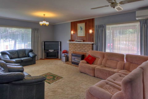 Jacaranda House - e-Seniors 1