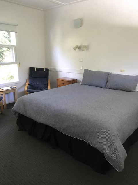 Gipsy Point Lodge & Cottages - e-Seniors 10