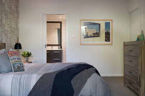 East St. Daylesford - e-Seniors 24