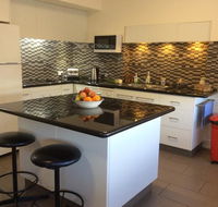 Austral Place 88 via Merri River - e-Seniors