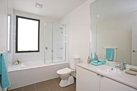 1 Pebble Place - e-Seniors 7