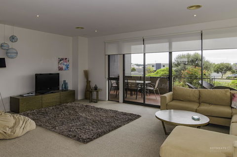1 Pebble Place - e-Seniors 5