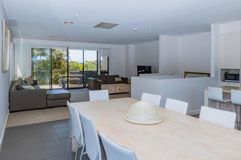 1 Sunset Place - e-Seniors 2