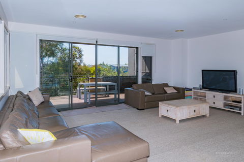 1 Sunset Place - e-Seniors 3