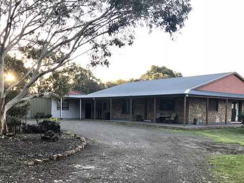 Beeâ€™s Place - 3 Bedroom Home On 10 Acres Of Land With Distant Ocean Views - e-Seniors 14