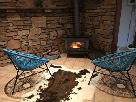 Beeâ€™s Place - 3 Bedroom Home On 10 Acres Of Land With Distant Ocean Views - e-Seniors 21