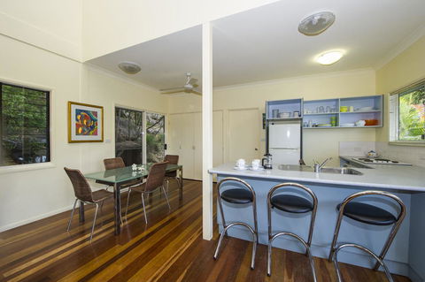 Manyana, 3 Opalia Court - e-Seniors 5