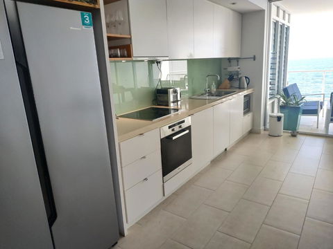 Best At Bright Point Absolute Waterfront 4 Bedroom Apartment - e-Seniors 11