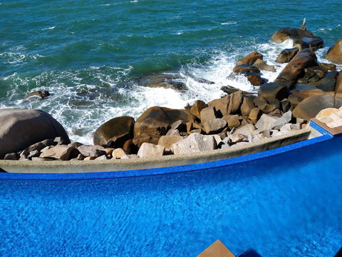 Best At Bright Point Absolute Waterfront 4 Bedroom Apartment - e-Seniors 5
