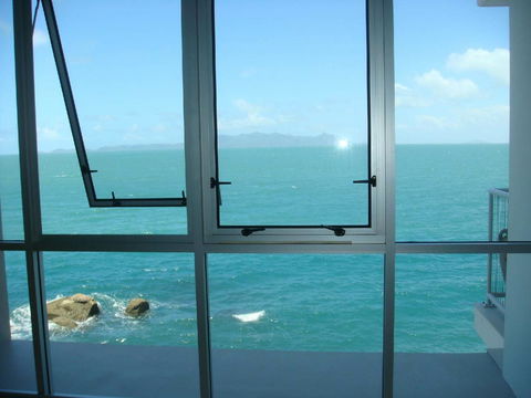 Best At Bright Point Absolute Waterfront 4 Bedroom Apartment - e-Seniors 0