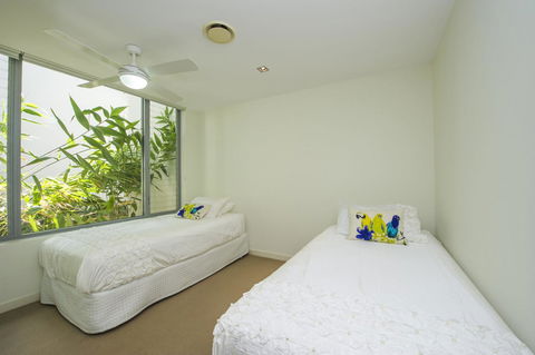 Blue On Blue Apartment 912 - e-Seniors 16