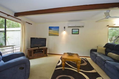 Magnetic Island Holiday House - e-Seniors 3
