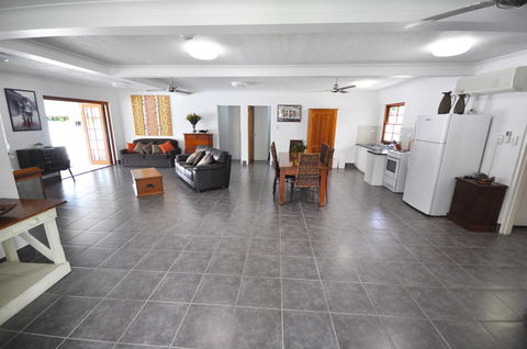 Island Adventure Holiday House - e-Seniors 4