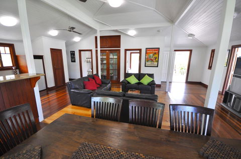 Island Adventure Holiday House - e-Seniors 3