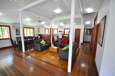 Island Adventure Holiday House - e-Seniors 5