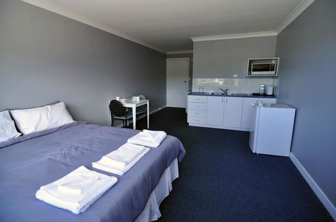 Bribie Island Square - e-Seniors 0