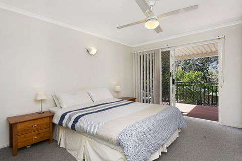 Waterfront Retreat With Room For A Boat - Welsby Pde, Bongaree - e-Seniors 14