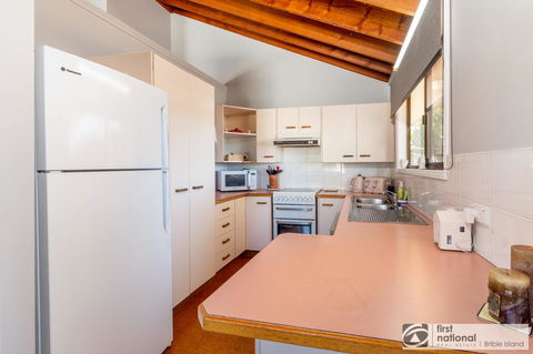 Family Holiday Haven On Boronia 100m To Beach - e-Seniors 21