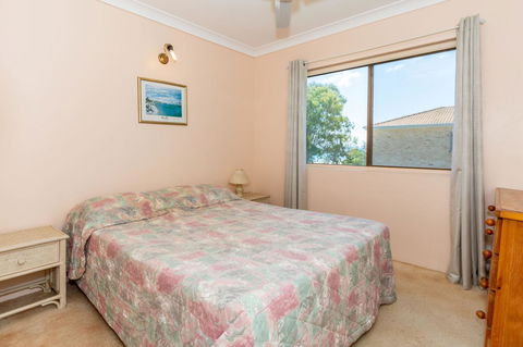Water Views - Top Floor -Clearview Apartments South Esp, Bongaree - e-Seniors 3