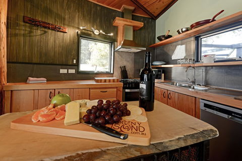Taylors Bay Cottage - e-Seniors 6