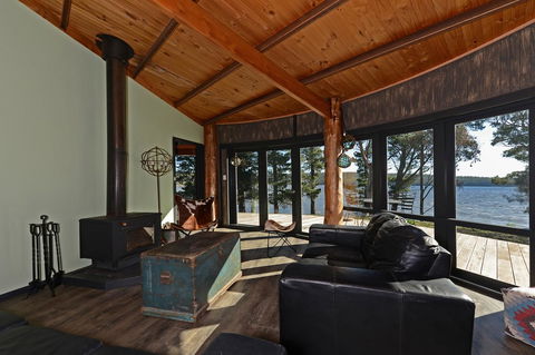 Taylors Bay Cottage - e-Seniors 0