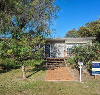 'The Croft' 11 Boulder Bay Rd - Cosy Beach House with Aircon  only 270m to the Beach - e-Seniors