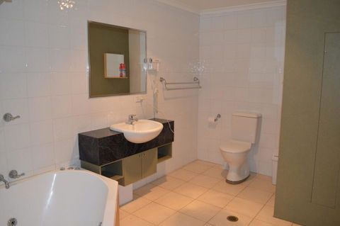 18 Lakeview Plaza - e-Seniors 3