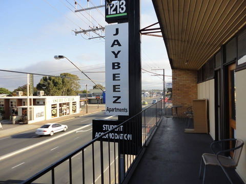 3 BEDROOM APARTMENT ST MARYS - e-Seniors 0